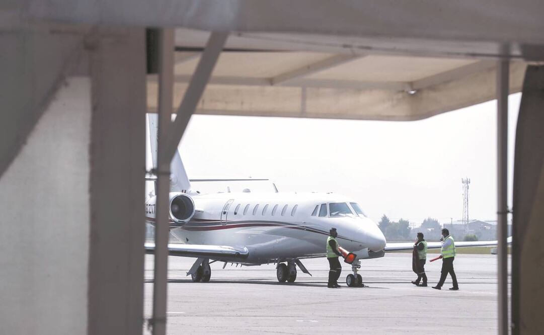 Autoridades del aeropuerto de Toluca anunciaron el arranque de la rehabilitación de la pista del AIT. Foto: Jorge Alvarado. EL UNIUVERSAL