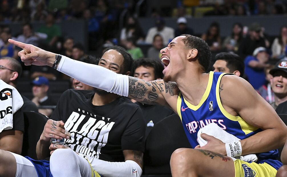 Juan Toscano con los Capitanes de la Ciudad de México - Foto: Imago7