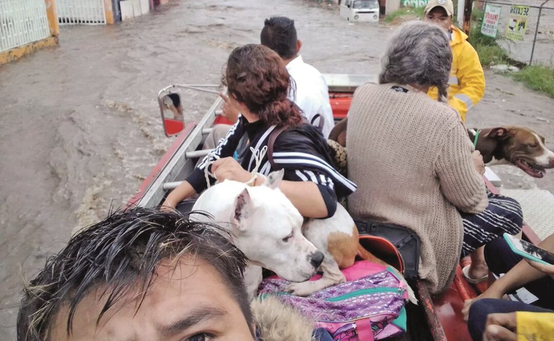 El desbordamiento del río Yautepec afectó a 11 colonias. Foto: Cuartoscuro