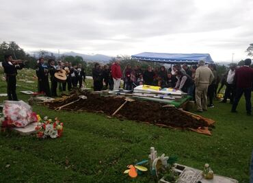 Con banderas de Colombia y México, despiden a estudiante asesinado en Puebla