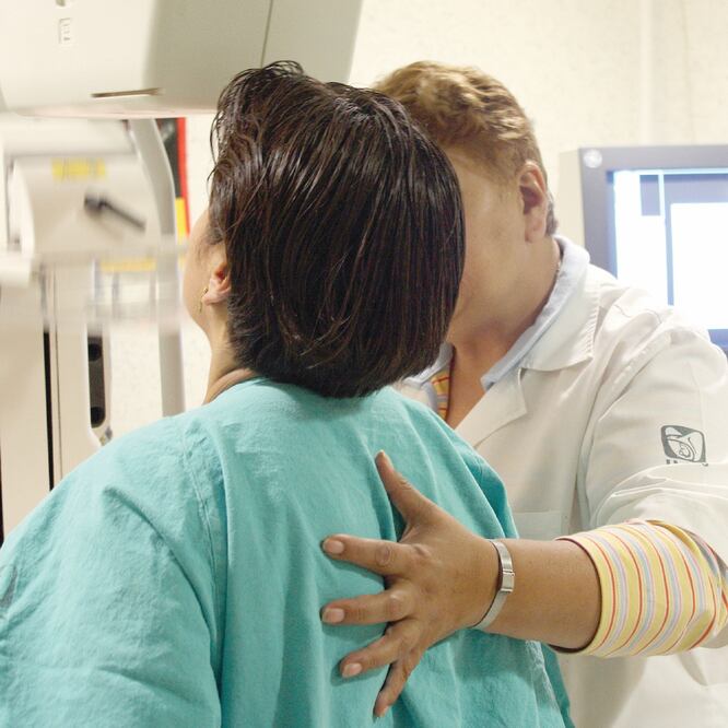 La Secretaría de Salud continúa fortaleciendo la atención médica primaria en padecimientos de cáncer, puesto que la prevención es posible en cuatro de cada 10 casos. ARCHIVO EL UNIVERSAL