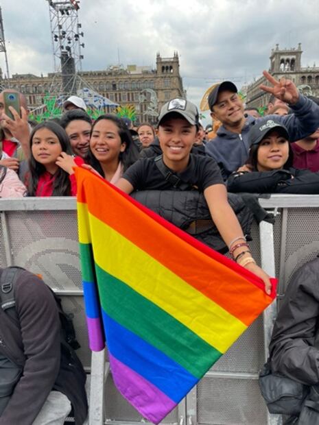 Grupo Firme también le cantó a la diversidad