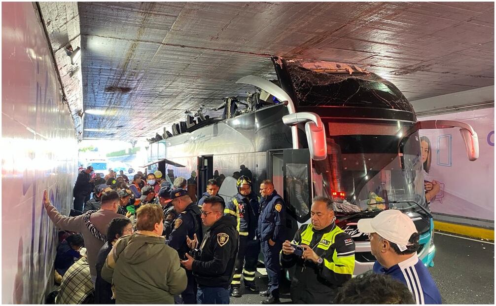 Accidente en Viaducto dejó 14 heridos. Foto: Valente Rosas/EL UNIVERSAL