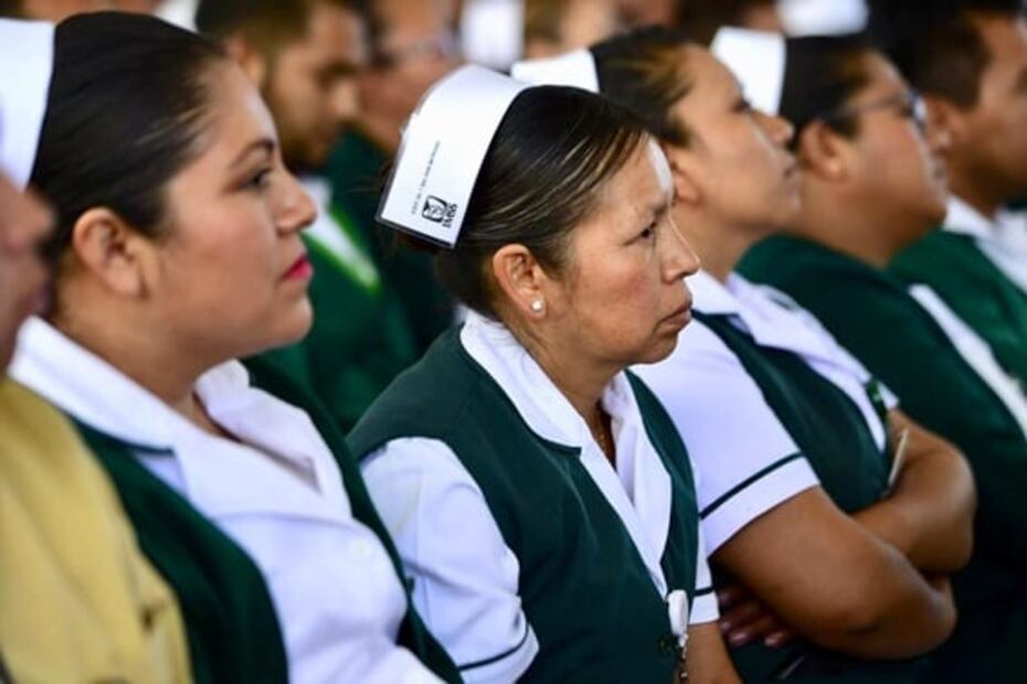 AMLO convoca a médicos desempleados y jubilados a sumarse a la 4T