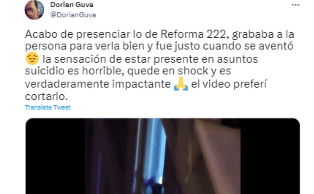 Una mujer se arrojó de un edificio de la plaza comercial Reforma 222. Foto: Especial