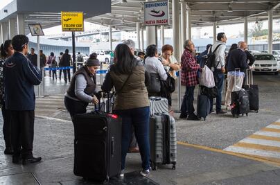 Cofece sanciona a taxis del aeropuerto de la CDMX por 23.6 mdp 
