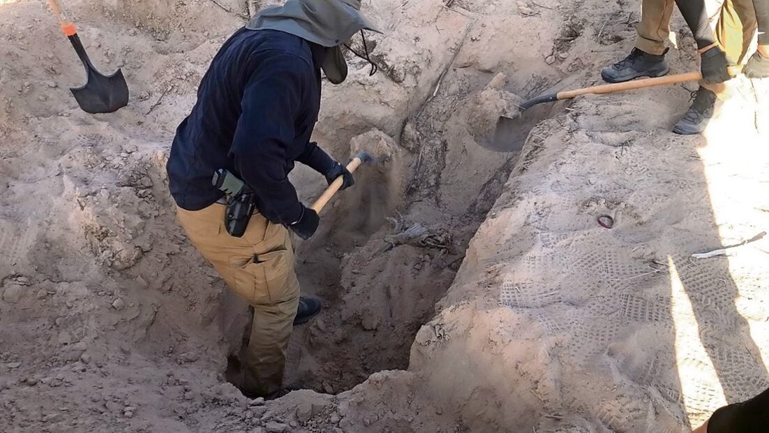 Según el trabajo del Semefo, se trata de cuatro hombres; dos de ellos presentaban heridas en la cabeza producidas por arma de fuego.