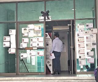 Peritos toman muestra de ADN a familiares de posibles víctimas