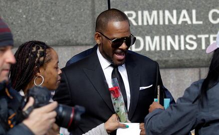 Hombre relata que R. Kelly le hizo sexo oral en contra de su voluntad cuando tenía 17 años 