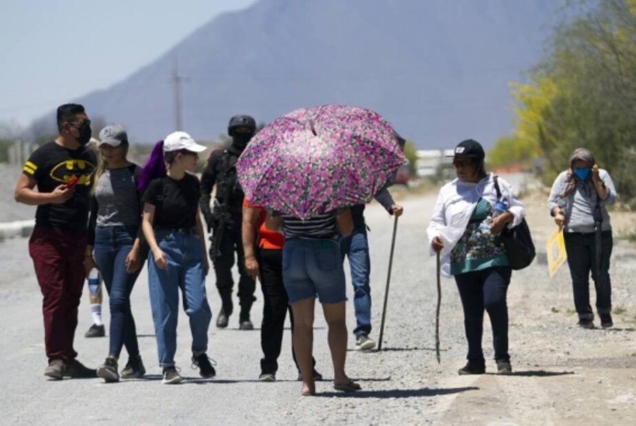 "No quiero llegar a casa y encontrar ese vacío de ella", padres de Debanhi rastrean pistas