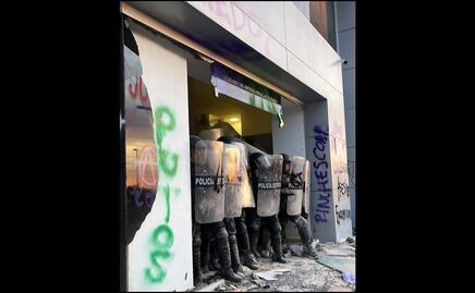 Investigarán a feministas por irrumpir en Centro de Justicia Penal durante marcha 8M en BCS