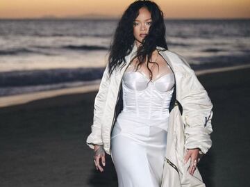 El espectacular look de Rihanna en el Super Bowl