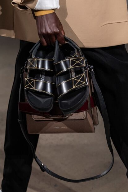 ¿Por qué los ugly shoes siguen de moda?