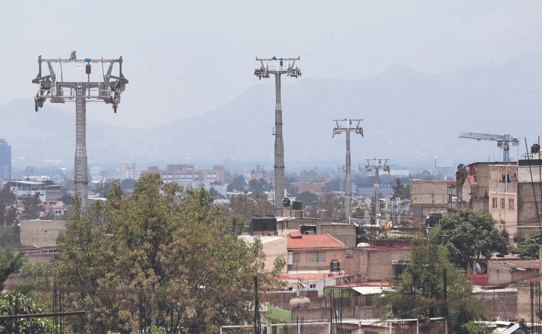 Al momento se han colocado 47 de las 62 torres metálicas que sostendrán el sistema de transporte. Foto: Luis Camacho/ EL UNIVERSAL