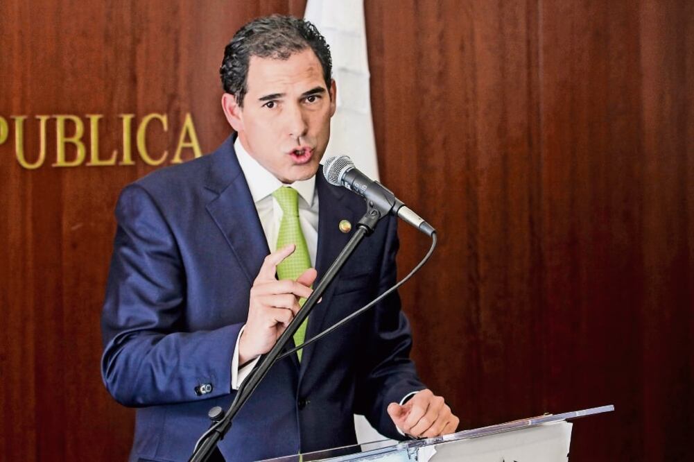 Mensaje. Pablo Escudero dice que la sesión solemne por el centenario de la Constitución se llevará a cabo en la sede del Senado. (ARCHIVO EL UNIVERSAL)