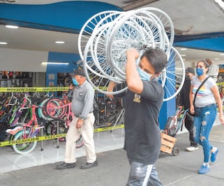 La industria de la bici pedalea duro en medio de la tragedia