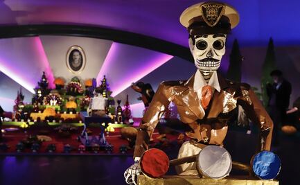 Los muertos del cine de oro llegan a la  ofrenda del Dolores Olmedo