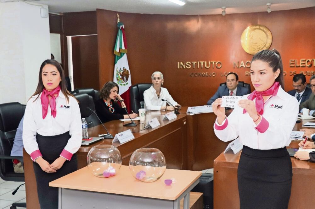 En el sorteo realizado por la Comisión de Debate del INE se determinó que Miguel Barbosa será el primero en participar en el debate del próximo domingo. / OMAR CONTRERAS. EL UNIVERSAL
