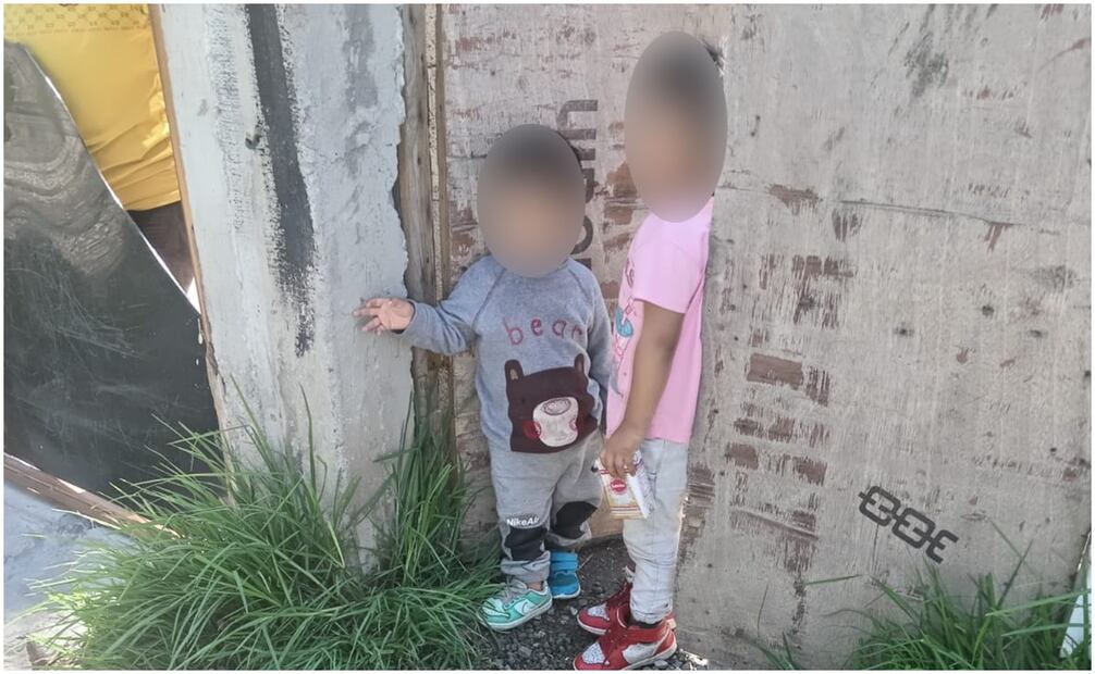 Rescatan a dos niños abandonados en un predio en Ocoyoacac. Foto: Especial