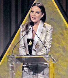 Canelo cambia de novias como de guantes: Kate del Castillo