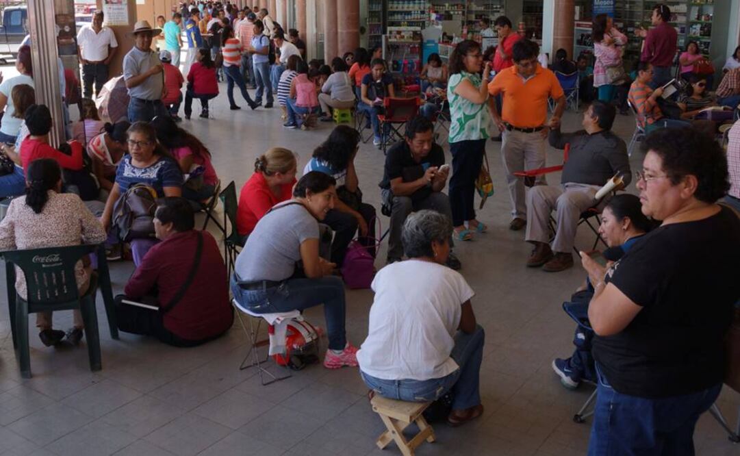 Esta semana, los profesores han tomado distintos centros comerciales en la entidad Foto: Edwin Hernández / EL UNIVERSAL