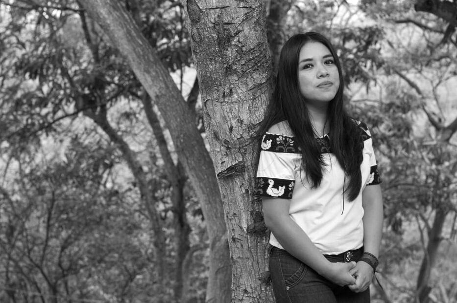 Mikeas Sánchez, poetisa zoque, denuncia amenazas de muerte en su contra por parte de un sujeto desconocido. Foto: Cortesía