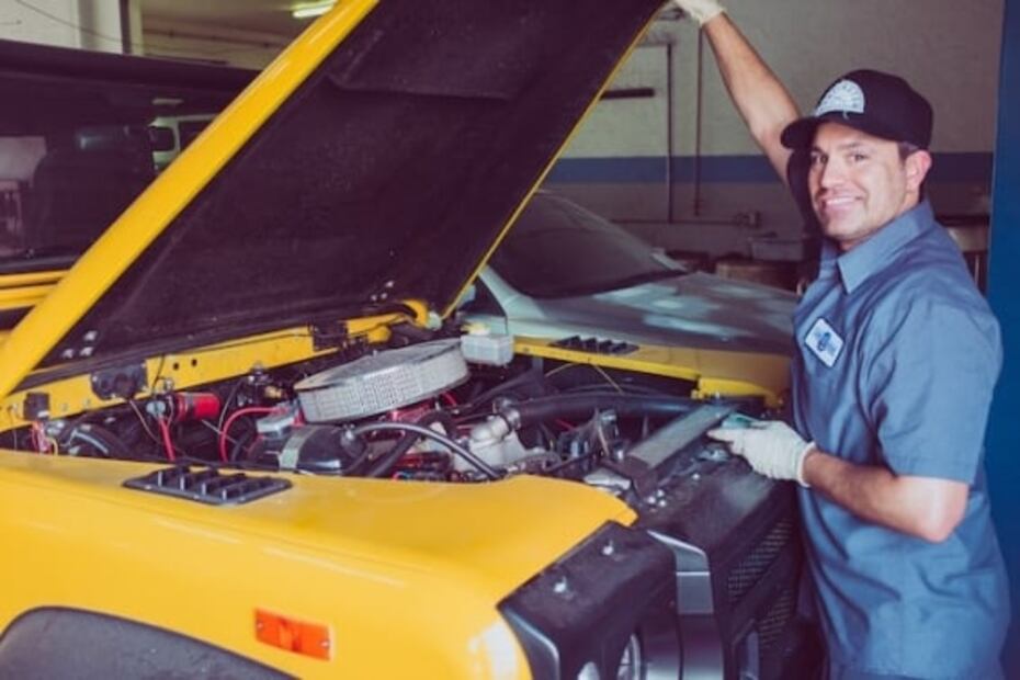 Señales que indican que debes revisar el motor de tu auto