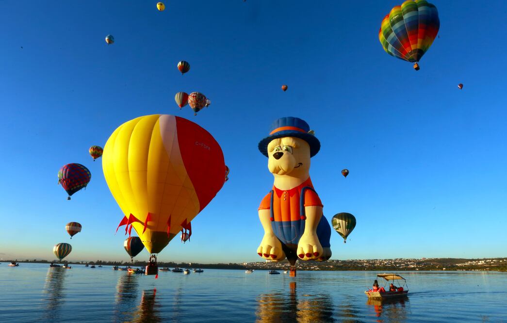 VIDEO: El cielo de León se pinta de colores