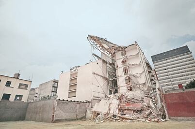 Permanece sin revisiones edificio de Zapata 56, acusan