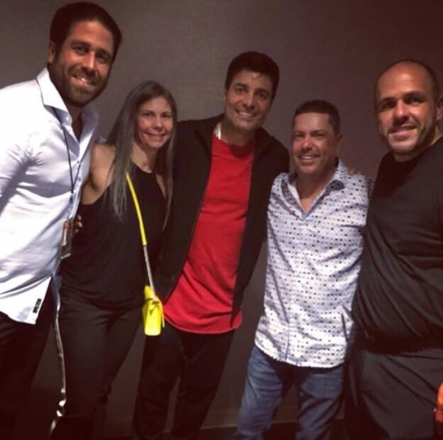 Conoce a los cuatro hermanos de Chayanne y a qué se dedican