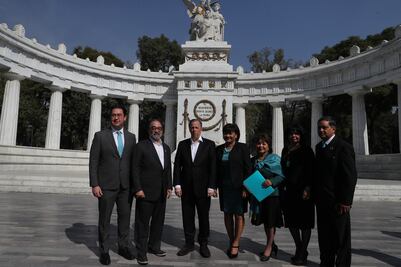 Meade desestima a alianzas opositoras que dividen y confunden