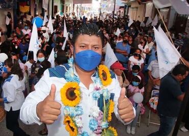 Atacan a balazos a integrantes del PAN que viajaban en vehículo del candidato a edil de Mitla