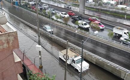 Lluvia anega carriles laterales de Periférico Sur y otros puntos de la capital