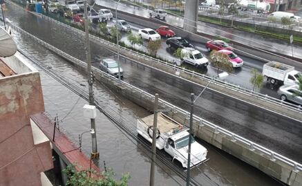 Lluvia anega carriles laterales de Periférico Sur y otros puntos de la capital