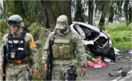 Familia muere tras accidente en la carretera Tenango del Valle-Toluca; asfalto mojado generó derrape