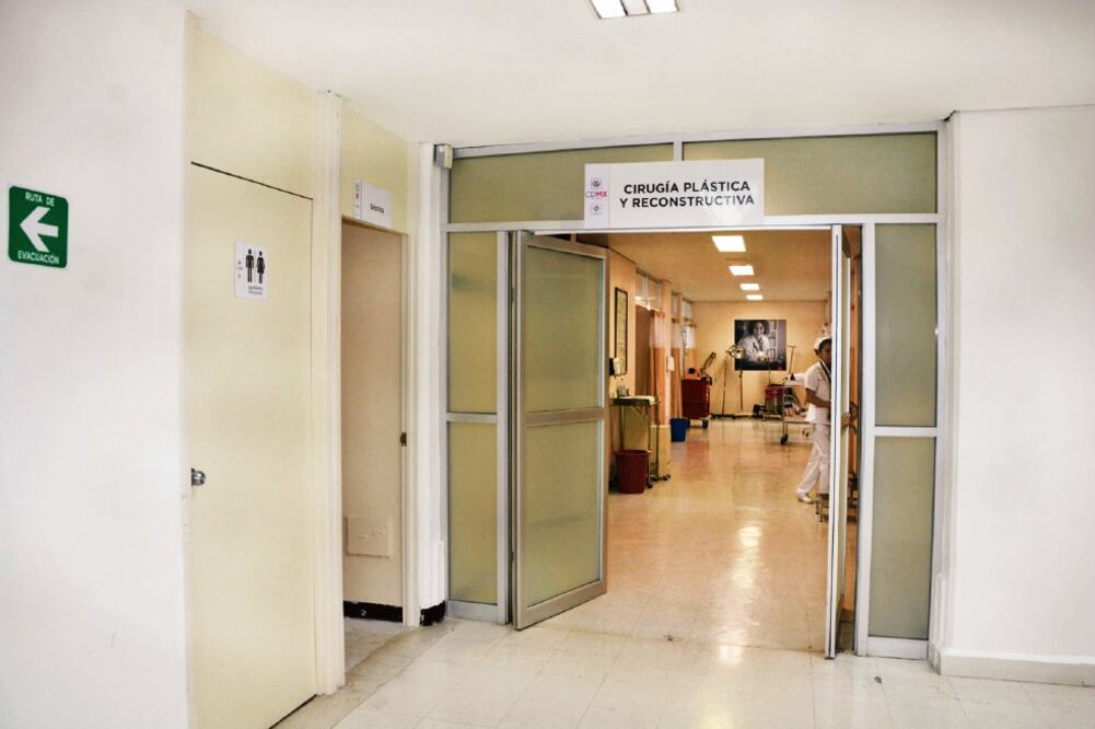 En la clínica realizan cirugías reconstructivas por cáncer de mama. (CDMX)