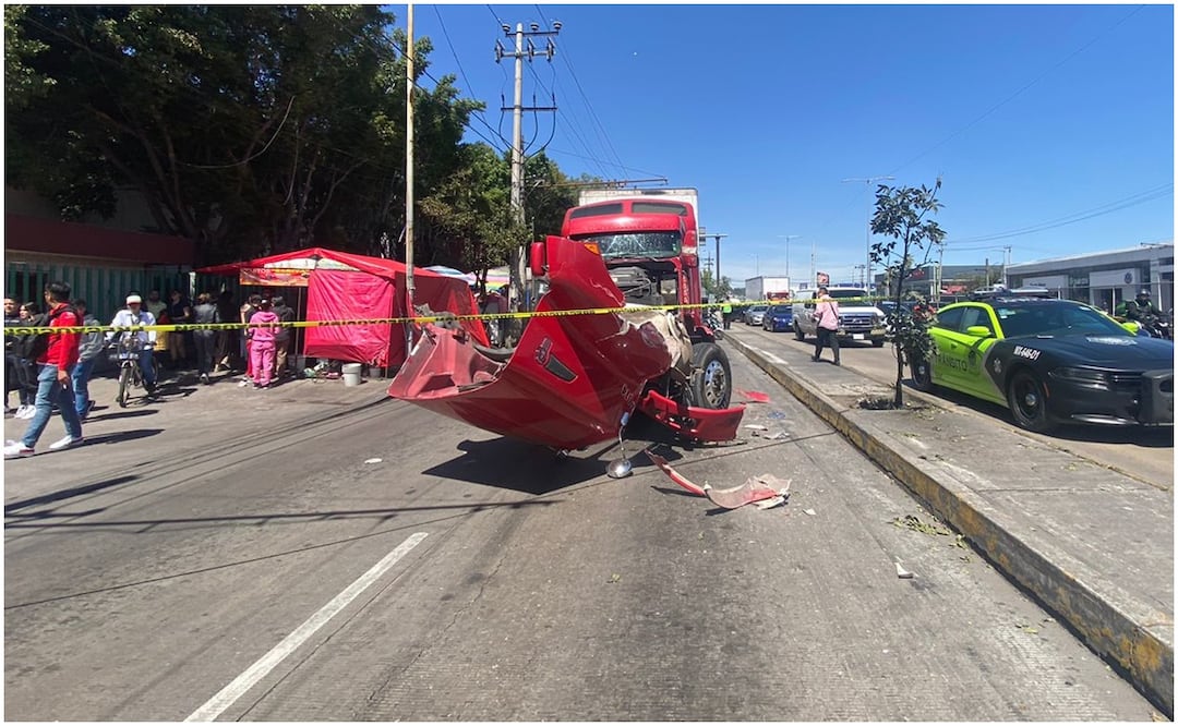 Pelea entre traileros deja una persona muerta en Circuito Interior y Calzada Zaragoza (10/10/2024). Foto: Juan Carlos Williams / EL UNIVERSAL