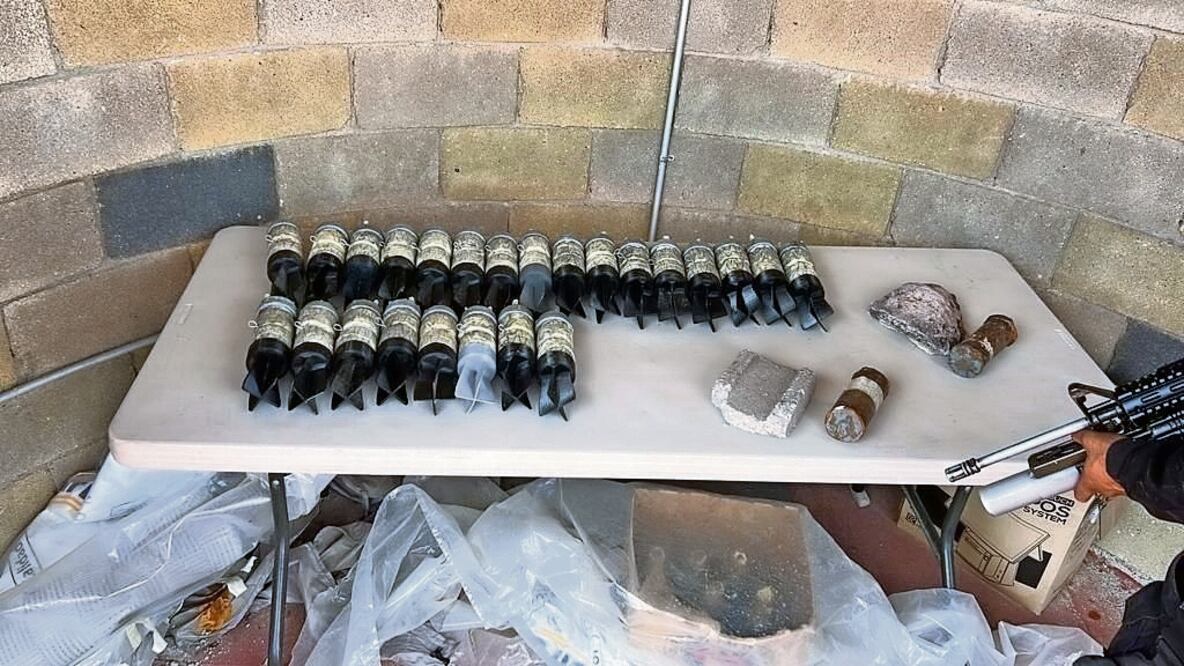 En los últimos dos años y 10 meses, la Sedena ha decomisado 2 mil 608 explosivos caseros y 2023 se perfila para ser el año en el que más bombas artesanales se le han incautado a la delincuencia organizada. Foto: Especial