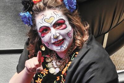 La Catrina se aparece en sesión del Senado