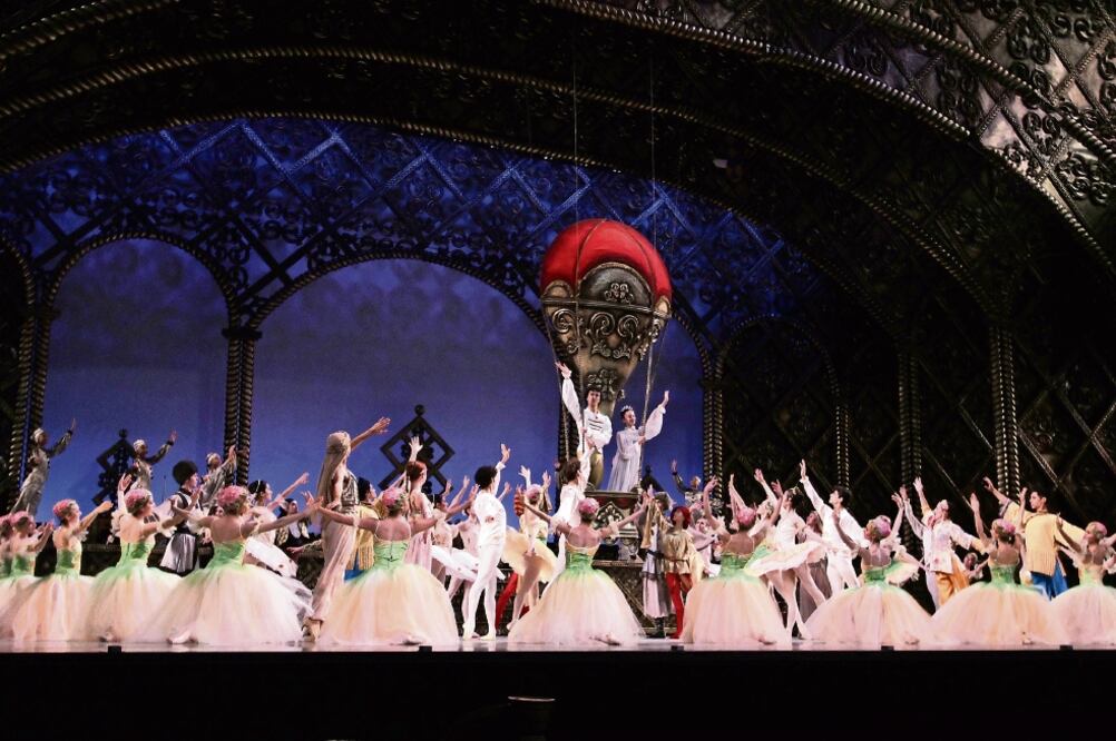 La música en vivo está a cargo de Orquesta del Teatro de Bellas Artes, bajo la batuta del maestro Srba Dinic (CORTESÍA EDGAR RUBIO, AUDITORIO NACIONAL)