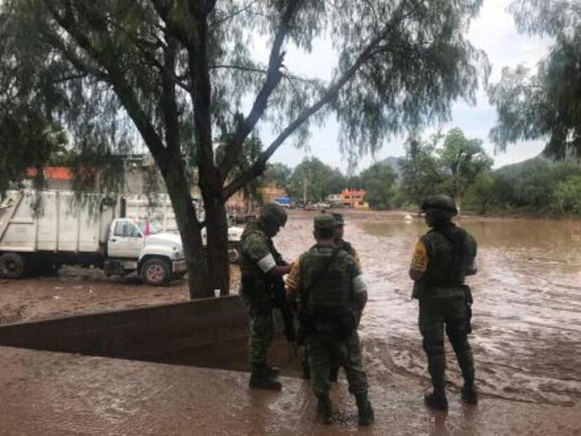 Desborde de caudal inunda municipio en San Luis Potosí