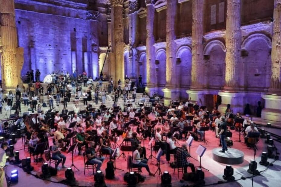 Filarmónica de Líbano da "resistencia" con reciital en ruinas romanas de Baalbek