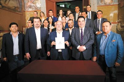 Presenta Alfaro Plan Estatal de Desarrollo 