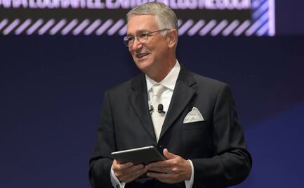 “Ya véndanme Banamex para dejarlo al tiro”, ironiza Salinas Pliego en Twitter