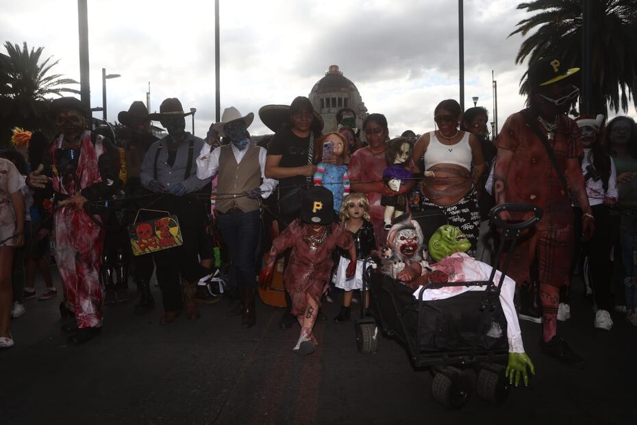 La tarde de este sábado 19 de octubre se realizó la marcha zombie; alrededor de 3 mil muertos vivientes partieron del Monumento a la Revolución con destino al Zócalo. (FOTO: Gabriel Pano/ EL UNIVERSAL)