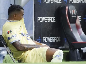 Roger Martínez causa baja del América