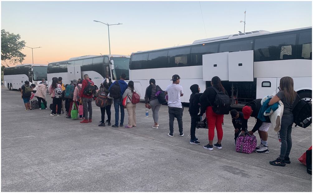 Los más de 150 migrantes viajarán en autobuses rumbo a la Frontera Norte de México (17/01/2025). Foto: María de Jesús Peters / EL UNIVERSAL