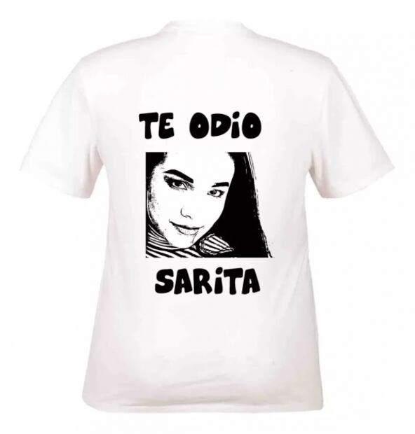“Te odio Sarita”, lanzan playera de hija de José José y se vuelve viral
