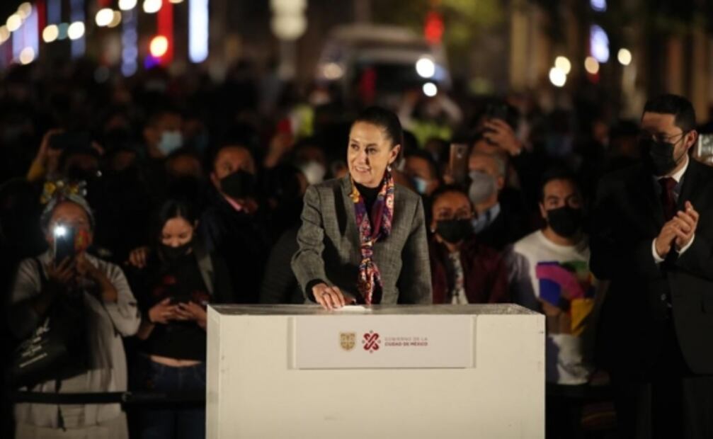 Sheinbaum enciende el alumbrado navideño en el Zócalo capitalino 