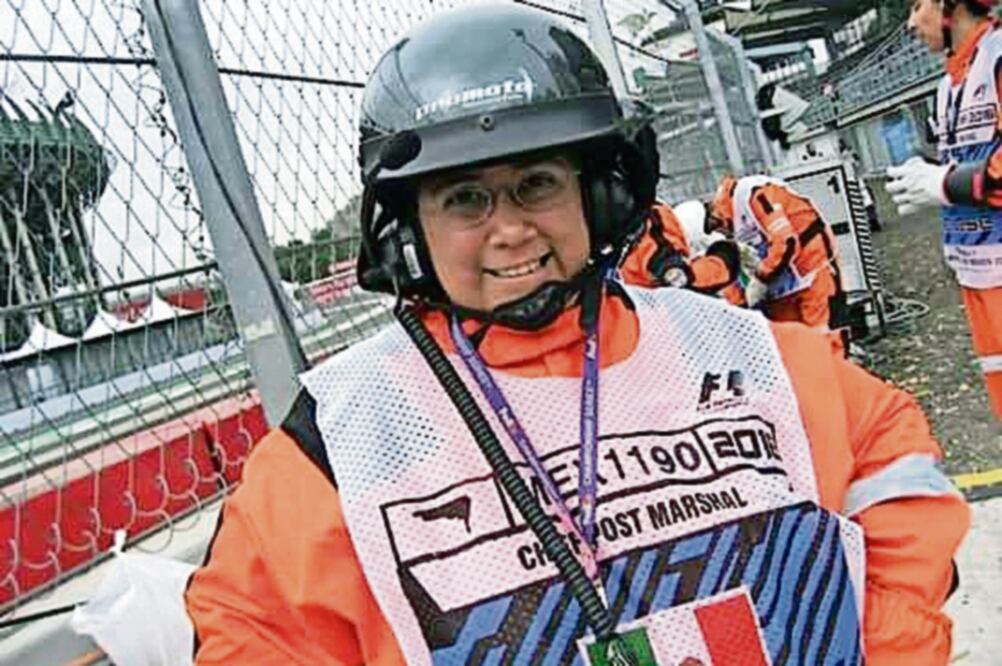 Fernanda Martínez es oficial de pista en el GP de México. (ESPECIAL)